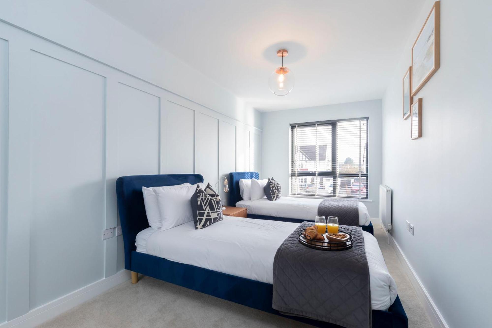 Holiday home Elliot Oliver - The Old Surgery - Stunning 4 Bedroom With Parking In