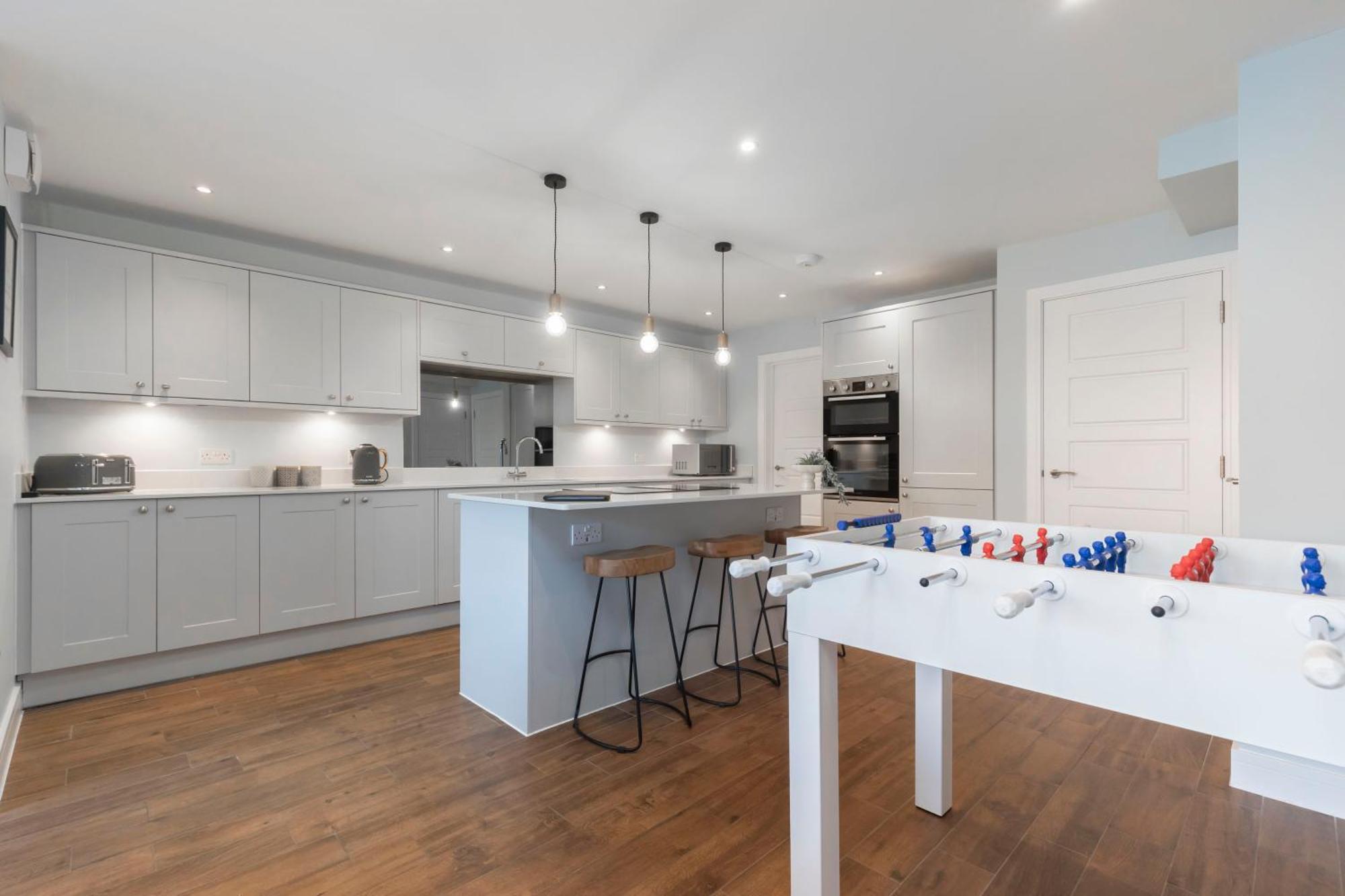 Elliot Oliver - The Old Surgery - Stunning 4 Bedroom With Parking In