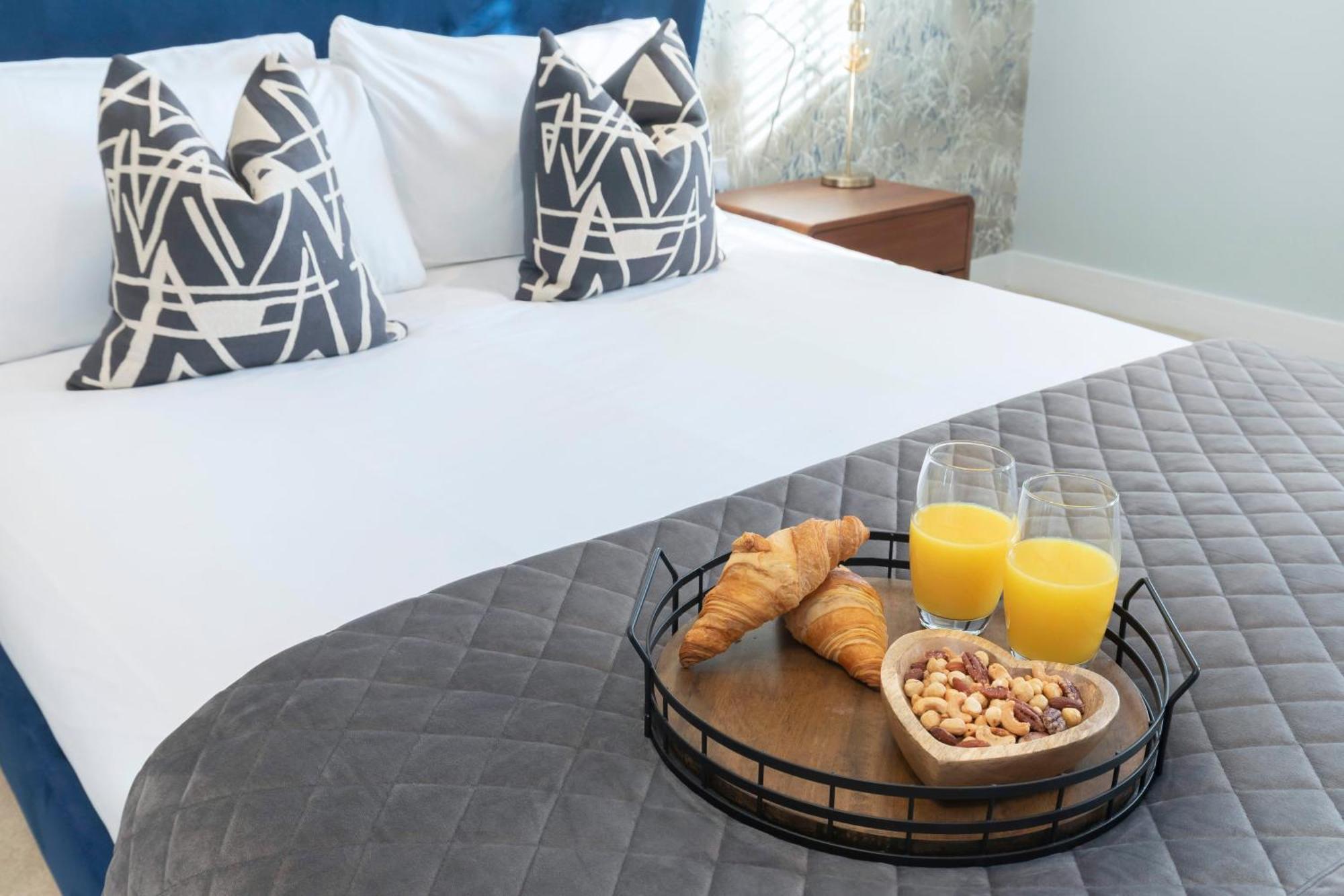 Elliot Oliver - The Old Surgery - Stunning 4 Bedroom With Parking In Casa vacanze