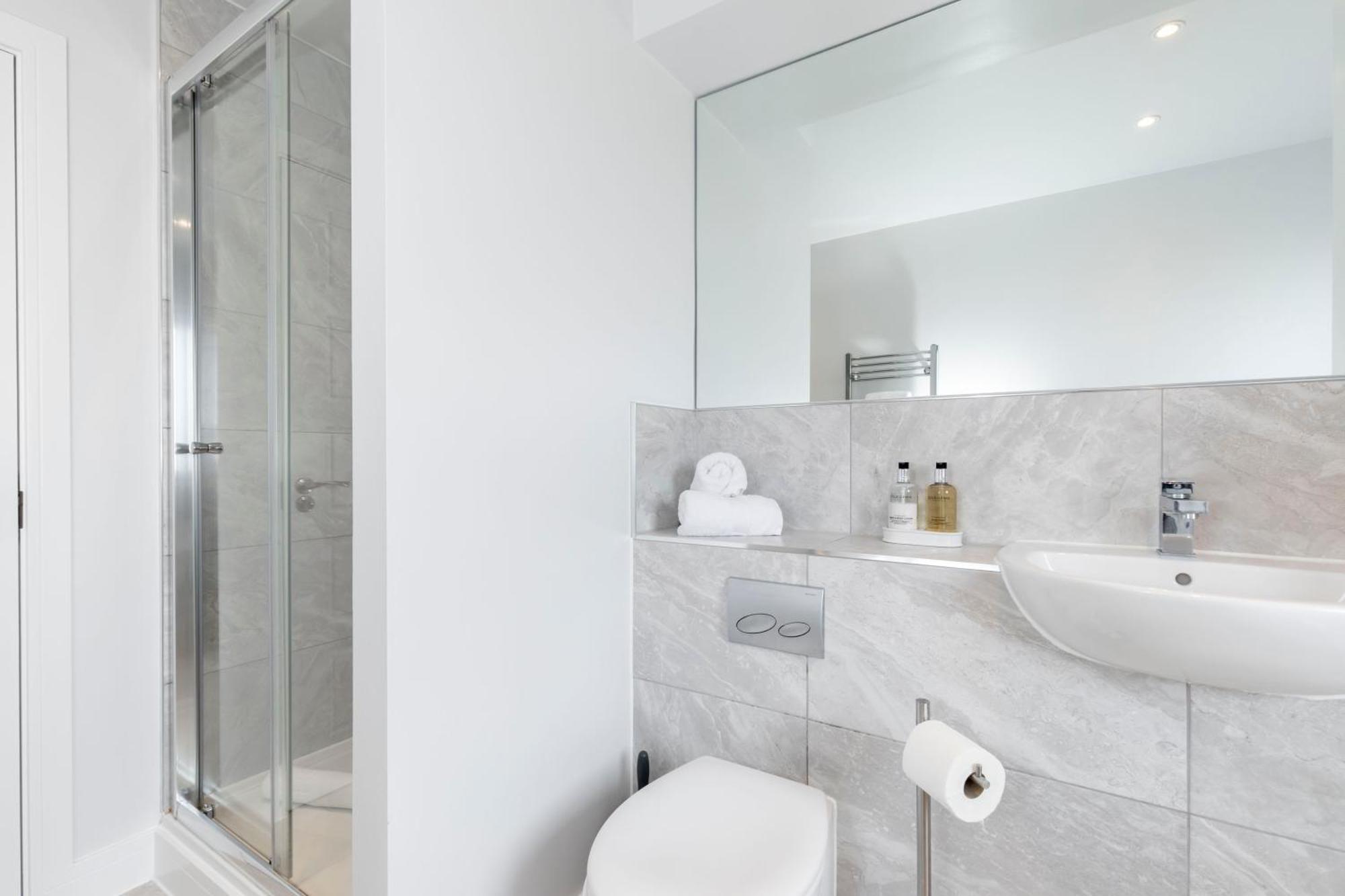 Elliot Oliver - The Old Surgery - Stunning 4 Bedroom With Parking In Casa vacanze *